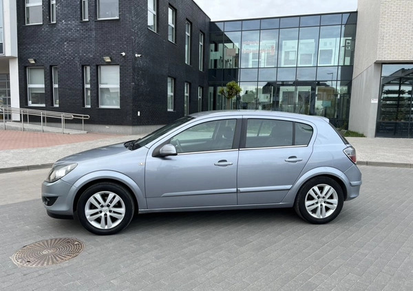 Opel Astra cena 14000 przebieg: 185000, rok produkcji 2009 z Poznań małe 277